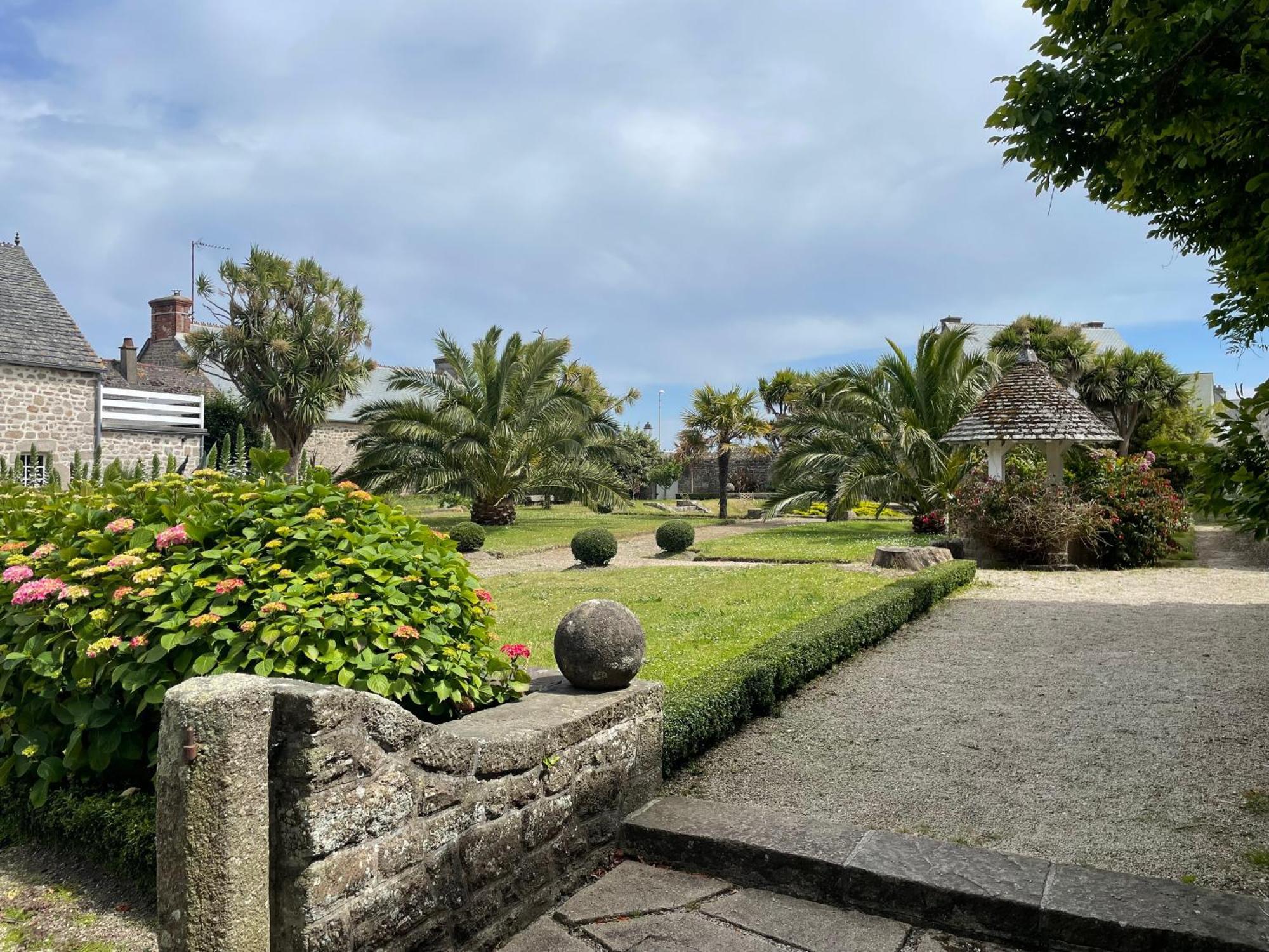 Le Conquerant - Chambres Meublees - Barfleur Exteriér fotografie