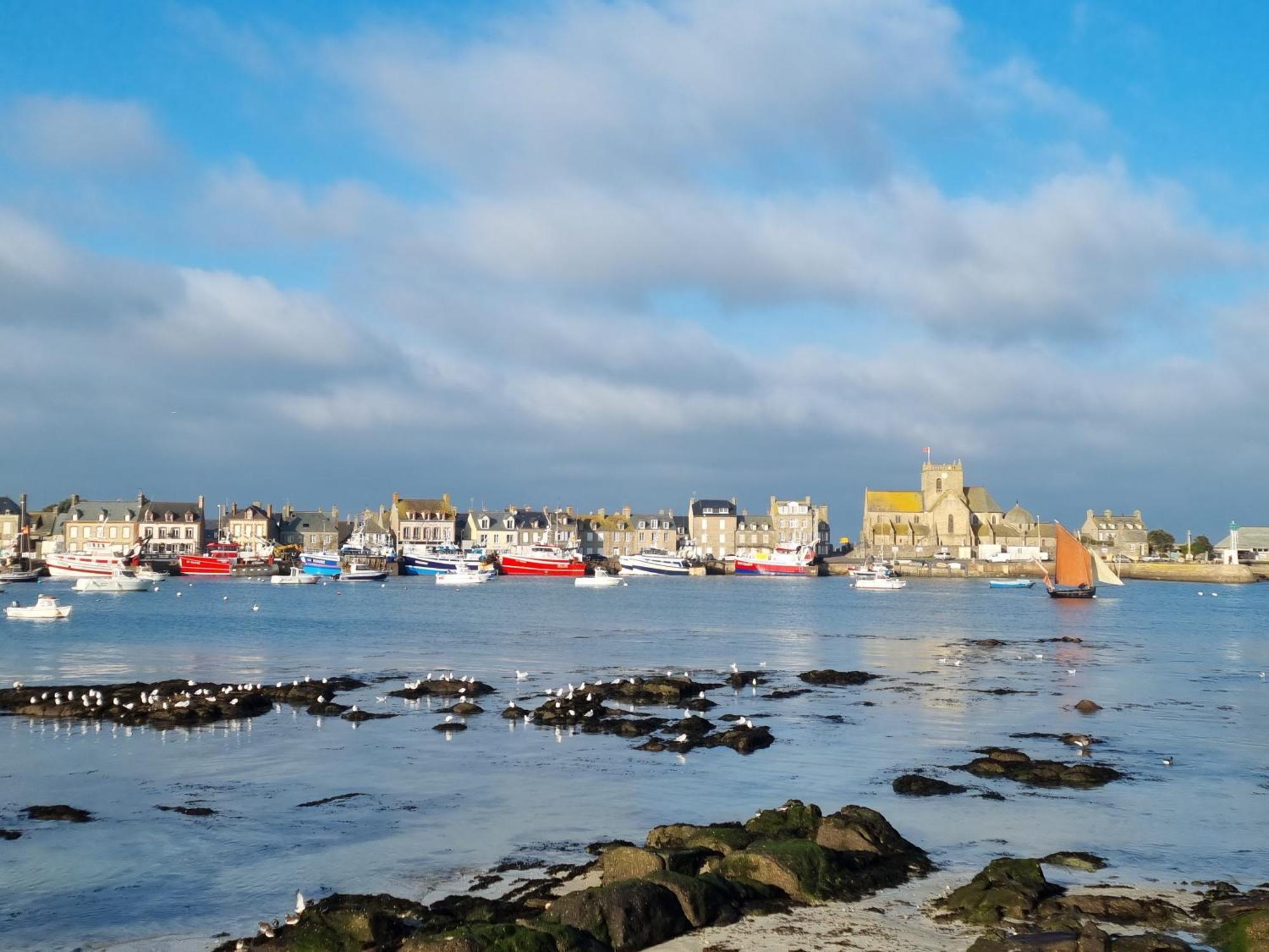 Le Conquerant - Chambres Meublees - Barfleur Exteriér fotografie