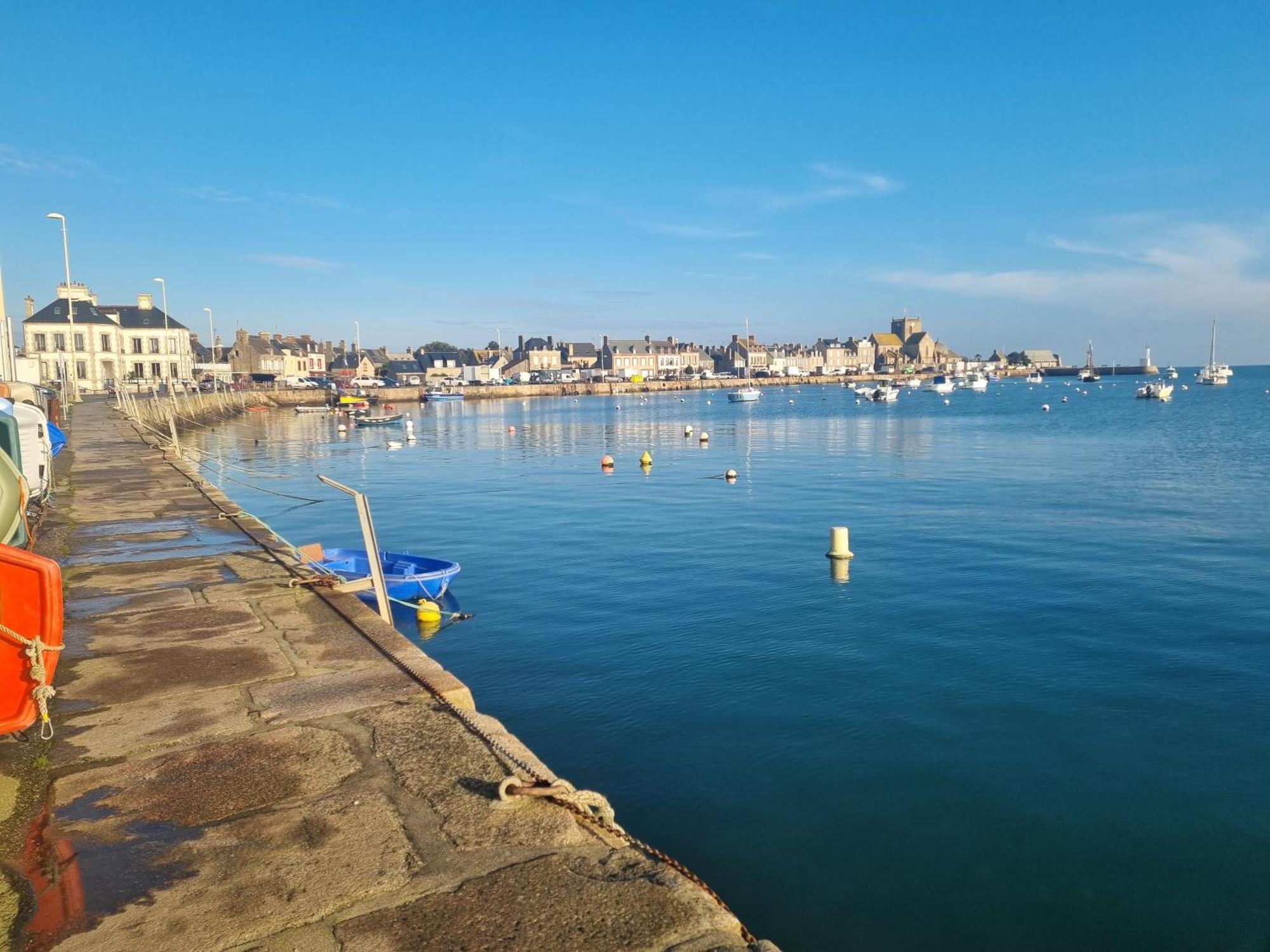 Le Conquerant - Chambres Meublees - Barfleur Exteriér fotografie